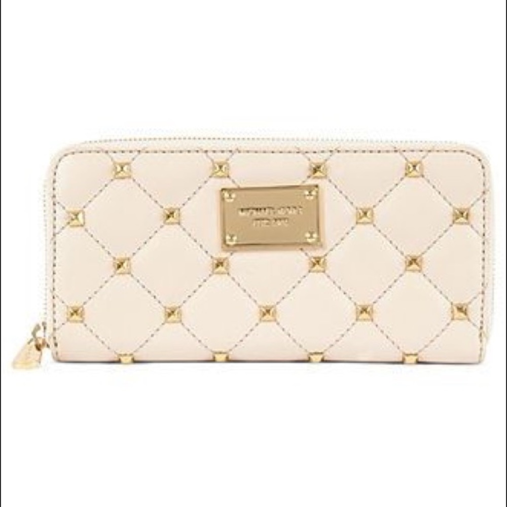 Brand new w/tag Michael kors quilted stud wallet